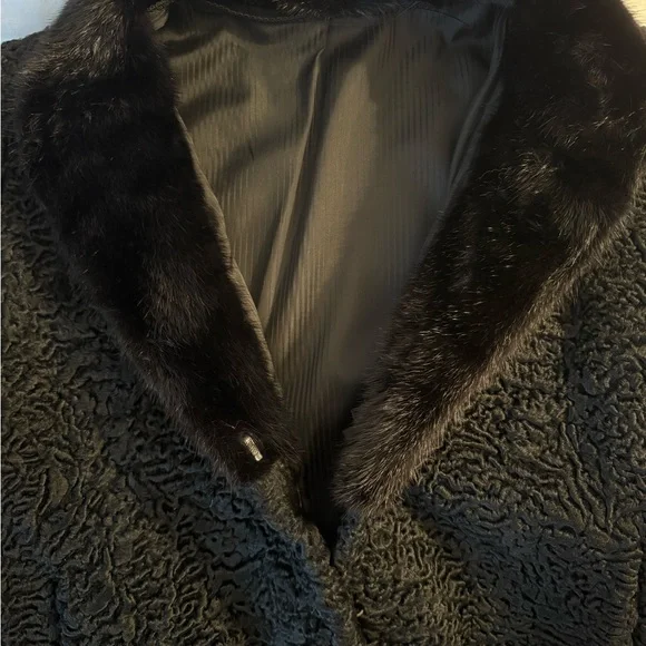 🆕 Elegant Black Genuine Fur Coat - Picture 7 of 13